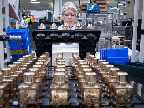 探秘巴黎網(wǎng)紅化妝品生產(chǎn)車間 東方女性追捧的美麗密碼